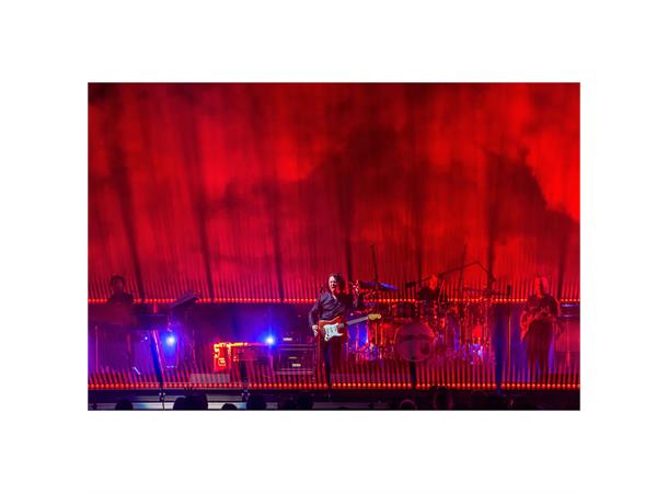 CHORUS LINE 16 16 pixel bar wash luminaire 