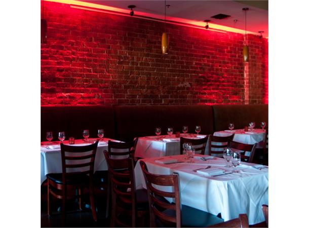 Ultra HEX Bar 6 versatile LED Linear fixture 