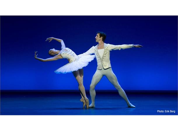 VARIO CLASSIC 200 black/white 30m Gode og holdbare dansematter 